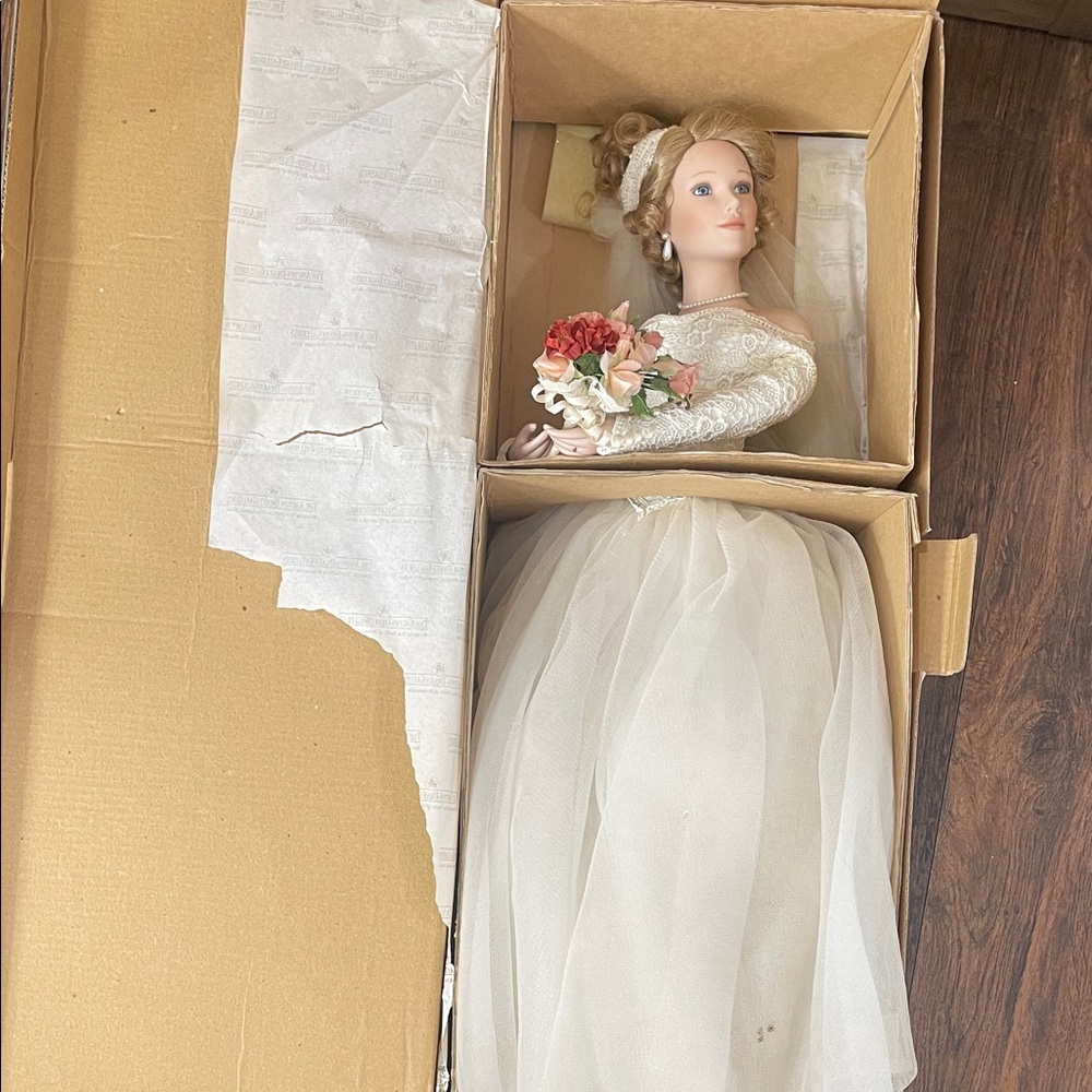 Collectible Porcelain Spring Promise Bride Doll with Lace Dress. 1997 used - Picture 3 of 16